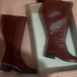 Size 9 DUO leather boots